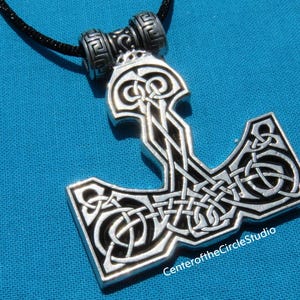 Thor&#39;s Hammer (Mjölnir) Necklace, Viking Jewelry, Mjolnir, Handmade Silver Pewter Metal Celtic Knotwork Thor&#39;s Hammer Viking Necklace
