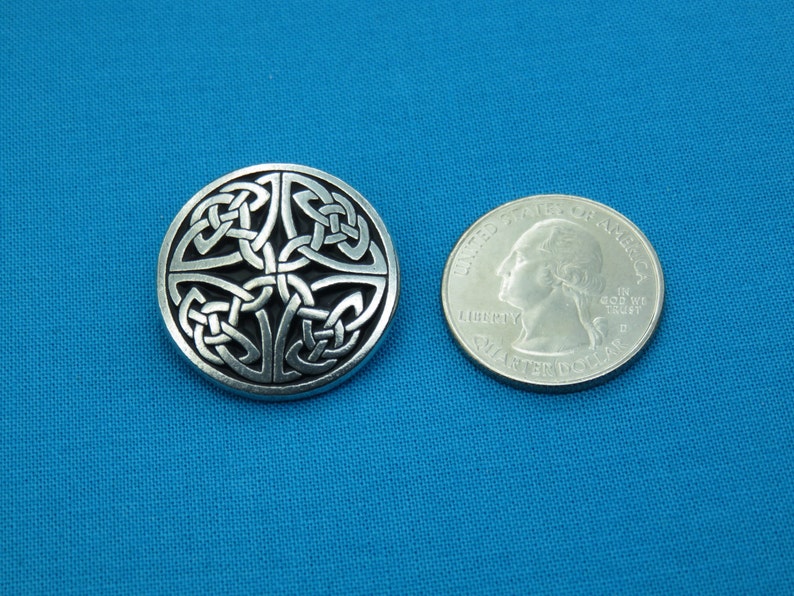 Celtic Knot Button, 1 image 3