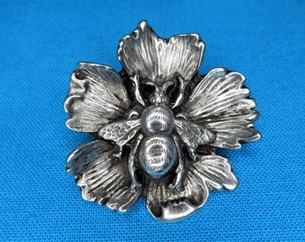 Bee Flower Button, Victorian, 1 1/4"