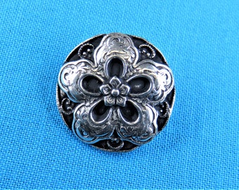 Victorian Button, 13/16"