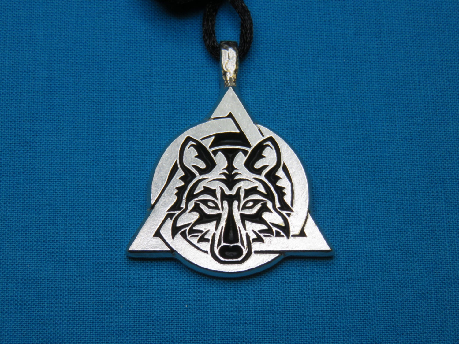 Tribal Wolf Therian Necklace Medium -  México