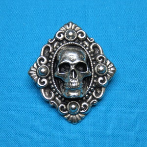 Skull Button, 1 1/2" wide, Victorian Mourning Style, Large, Gothic Button, Metal,  STK188