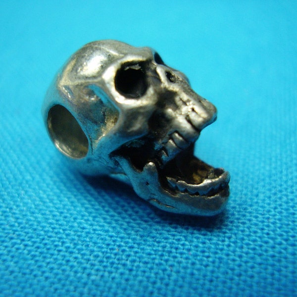 Screaming Skull Bead, 15mm, horizontal hole