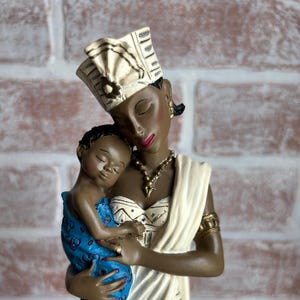 Vintage 1997 Avon &quot;Essence of Motherhood&quot; Mother and Son Family Figurine