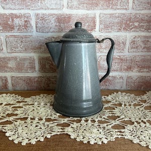 Antique Gray Graniteware Coffee Pot – 9.75” Tall Enamelware Teapot with Lid – Rustic Farmhouse Kitchen Decor – Primitive Camp Style