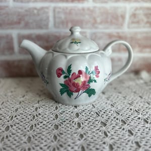 Vintage 1980&#39;s Laura Ashley Parfums Floral Porcelain 16 Ounce Teapot