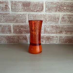 Vintages Early 1980&#39;s Orange Hand Blown Glass Vase