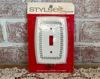 Vintage 1960s NOS Greek Key Light Switch Cover | Stylse Melamine Wall Plate w/ Original Packaging | Dexter Lock USA