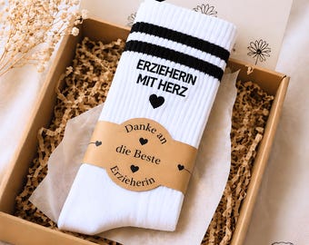 Erzieherin mit Herz Socken bestickt Abschiedsgeschenk Kindergarten Danke Geschenk Erzieherinnen Geschenkidee personalisiert Kita Abschied