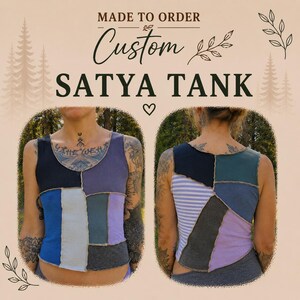 Pode incluir: Top Satya personalizado com um design de patchwork. O top apresenta uma variedade de cores, incluindo azul, roxo, cinza e branco. O texto "MADE TO ORDER" e "Custom SATYA TANK" é exibido na parte superior da imagem.