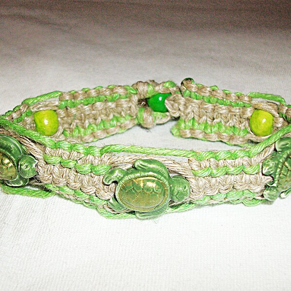 3 Sea Turtle Ceramic and Wood Bead Natural and Green Macrame Hemp Bracelet - Hemp Jewelry - Turtle Bracelet - Turtle Jewelry - Turtle Hemp
