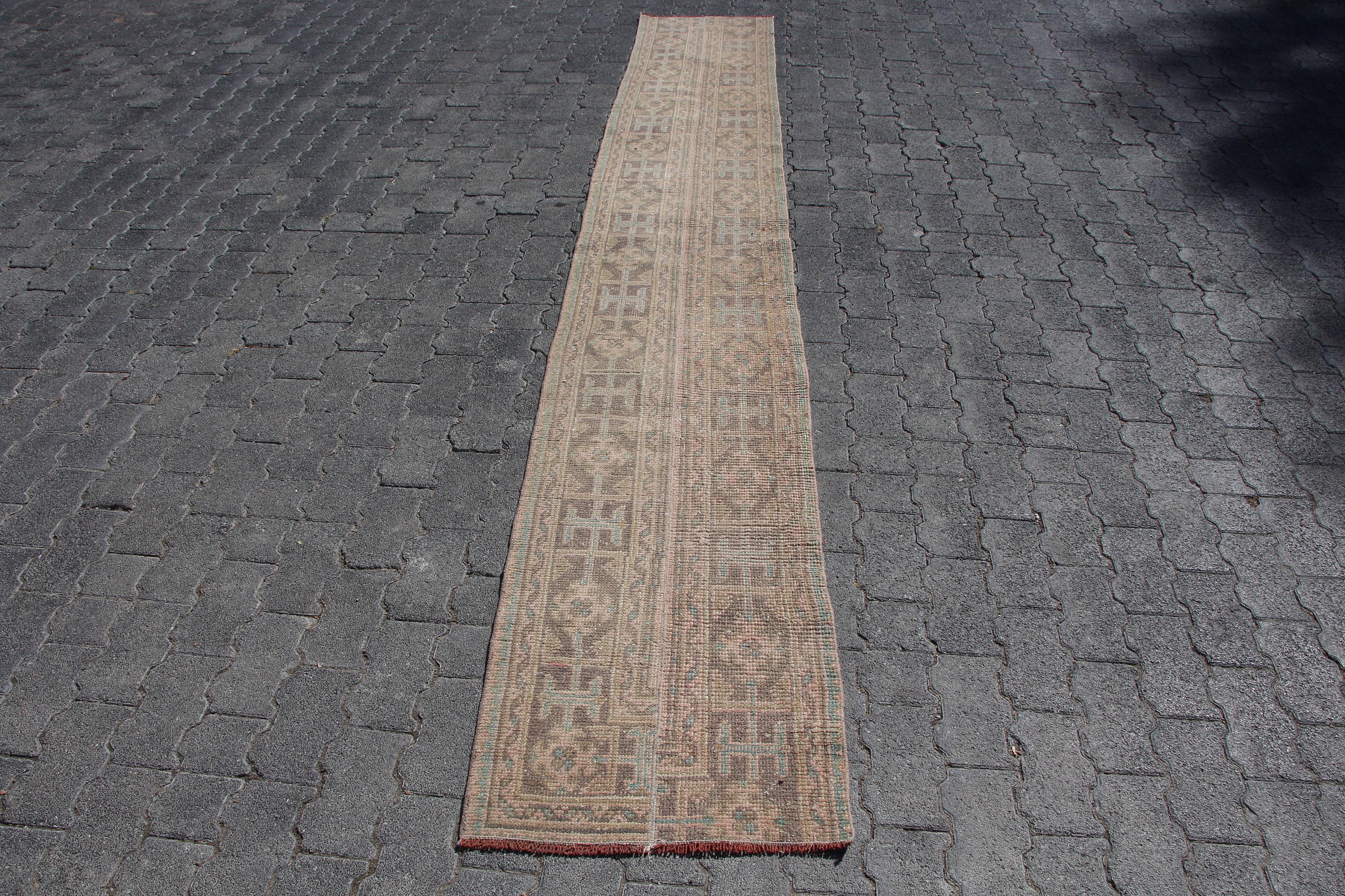 ヴィンテージ トルコ製ランナーラグ、2 x 11フィート、落ち着いた