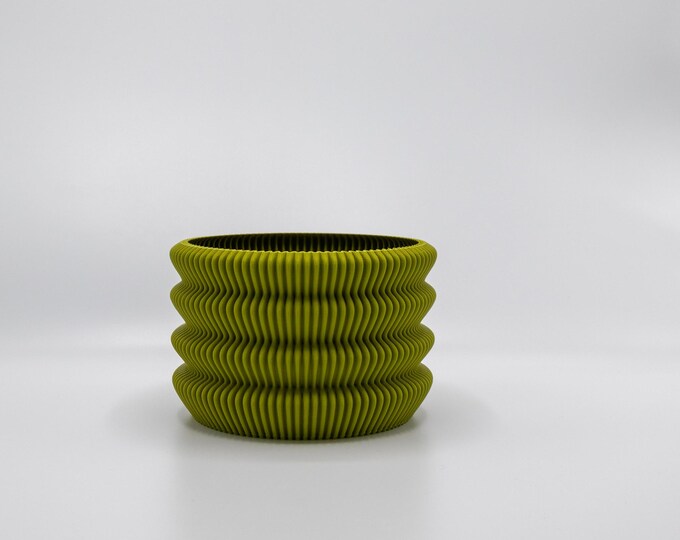 Capri Pot by Lucía Cop | Flower Pot | Desk Container