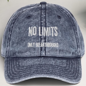 Gorra con cita de Tony Robbins - Gorra de sarga de algodón vintage - No Limits only Breakthroughs bordada con letra desgastada retro para un estilo de tendencia boho