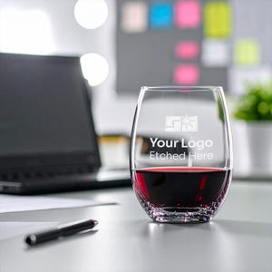 Copa de vino sin tallo personalizada de 21 oz / Copa de vino grabada para regalo corporativo / Copas personalizadas con el logotipo de la empresa / Regalo para empleados