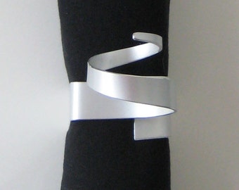 Curled Metal Square Napkin Ring