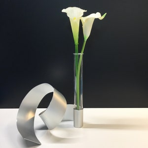 Looped Sculpture Vase