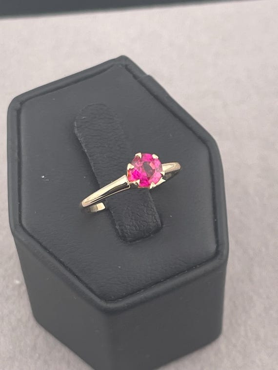 Antique one carat ruby Solitaire ring, 14 karat Y… - image 3