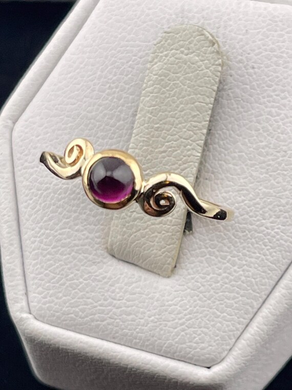 Antique cabochon, Ruby, bypass ring 14 karat yell… - image 6