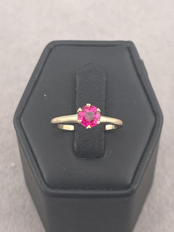 Antique one carat ruby Solitaire ring, 14 karat Y… - image 1