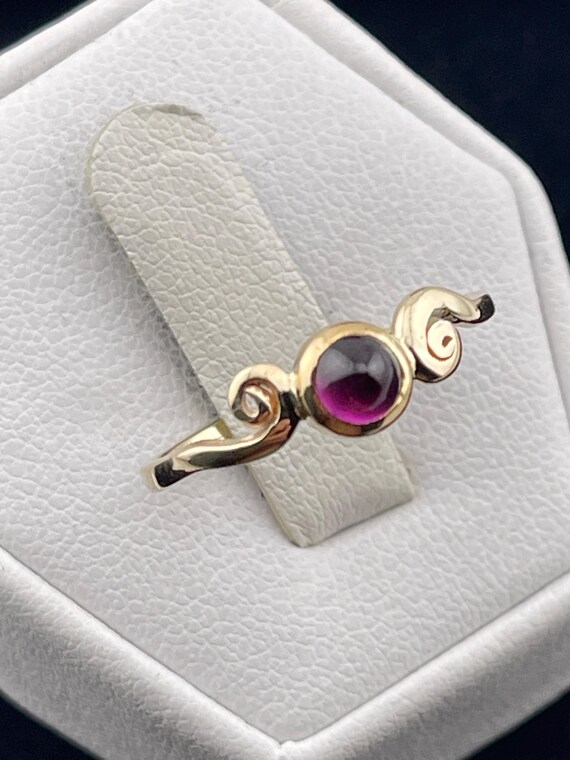Antique cabochon, Ruby, bypass ring 14 karat yell… - image 4