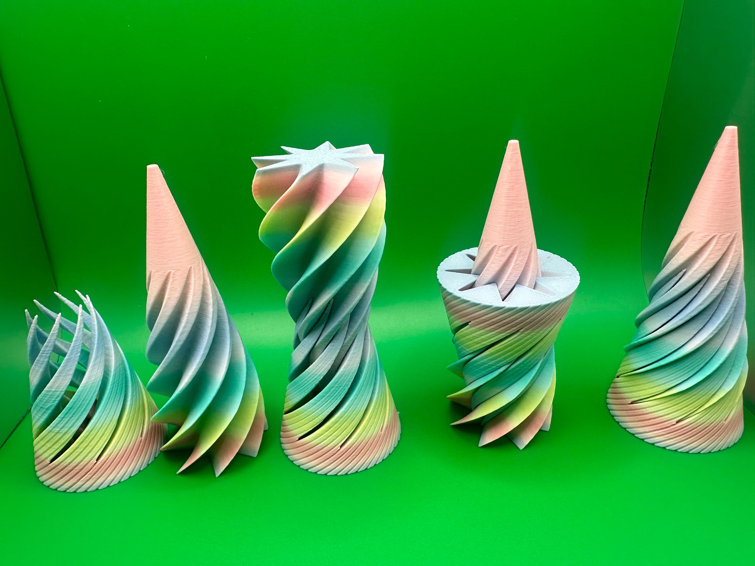 Lot de 3 jouets fidget impossibles en forme de cône en spirale, sculpture pyramide à passage imprimée en 3D, mini jouet sensoriel pour soulager le stress et l'anxiété, décoration de bureau, cadeaux Lot de 3 jouets fidget impossibles en forme de cône en spirale, sculpture pyramide à passage imprimée en 3D, mini jouet sensoriel pour soulager le stress et l'anxiété, décoration de bureau, cadeaux