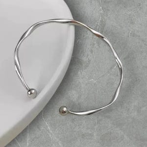 2025 Minimalist Geometric Adjustable Bracelet | Unique Bending Shape Cuff | Fashion Jewelry Gift for Mom