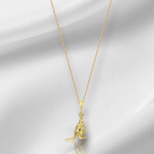 Goldener Känguru Anhänger, 925 Sterling Silber, 14K vergoldeter Tier Anhänger, niedlicher Känguru Schmuck, australischer Charm Geschenk für Sie