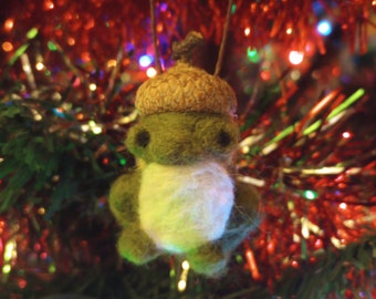 Frog ornament/ baby froggo/ felted frog/ needle felted frog/ natural ornament/ wool frog/ frog decor/ winter frog/ Christmas frog