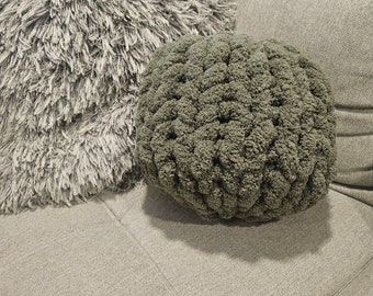 Chunky knit throw pillow