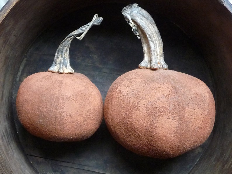 Folk Art Primitive Thanksgiving Wool Harvest Pumpkins With Real Dried Pumpkin Stems image 2