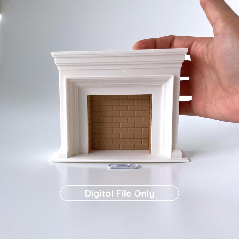 Puede incluir: Una peque&ntilde;a repisa de chimenea blanca con un interior de ladrillos marrones. La repisa tiene un dise&ntilde;o cl&aacute;sico con molduras decorativas. El texto "Digital File Only" se muestra en la parte inferior.