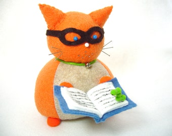 Book reading cat, Orange cat pincushion, Book loving cat, Cute bookworm, Gift for book lovers, Nerdy cat, Literary gifts