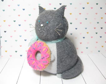 Cute donut cat, Felt pincushion, Donut lover gift, Dark gray cat love, Pink sprinkle donut, Cat lover gift, Cat decor