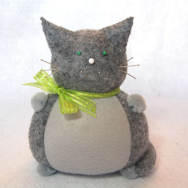 Cute cat pincushion, Gray felt cat, Felt animal, Cute kitty, Sewing accessory, Felt pincushion, Cat home decor, Cat lover gift, Soft cat