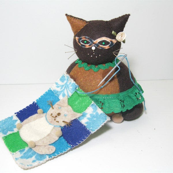 Cute animal pincushion, Tortie cat gift, Gifts for quilters, Cat quilt decoration, Cat lover gifts, Sewing pin holder, Felt animal art