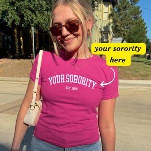 Camiseta personalizada para bebé de hermandad, top corto personalizado, iniciación, apuro, pequeño gran regalo, regalo para hermana de hermandad, regalo para hermandad universitaria, día de la oferta