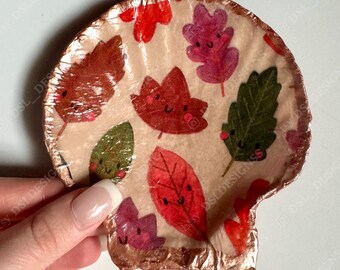 Smiley Leaves Shell Jewelry Dish