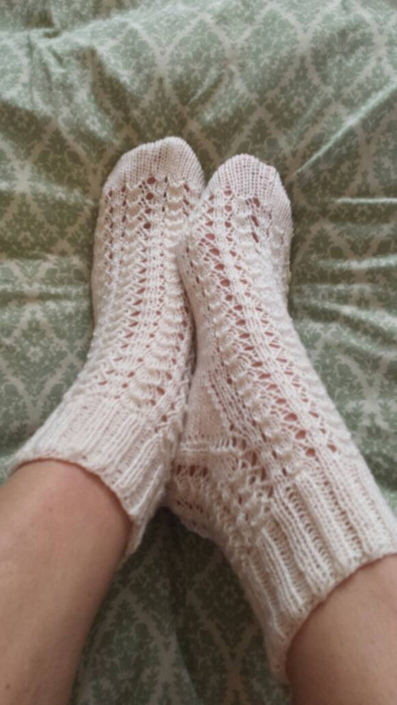 Knitting Pattern Shell Lace Ankle Socks. PDF Download Knitting