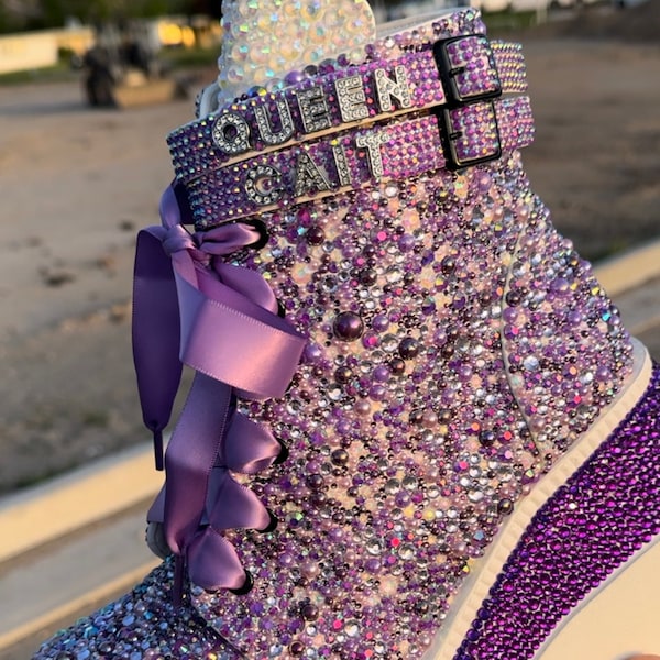 Beast Fashion Rhinestone Detail Point Toe Boots