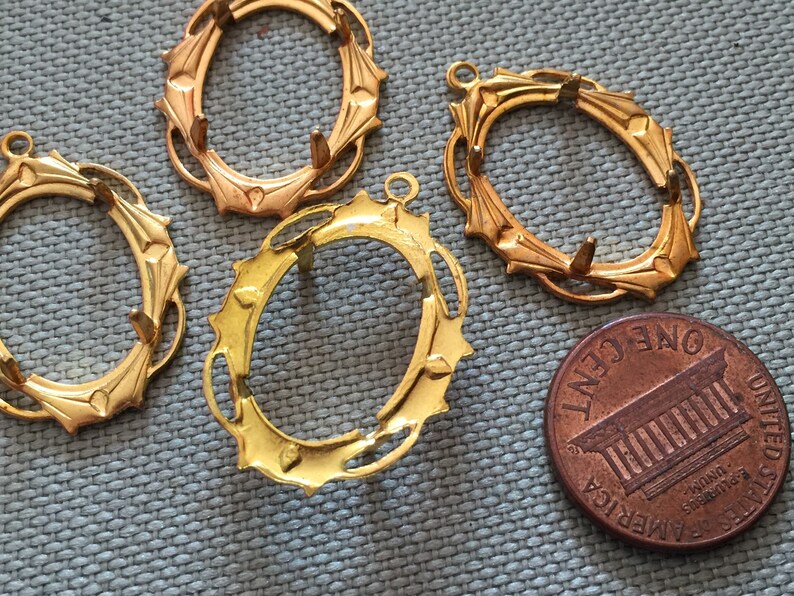 4 Vintage Brass Settings Findings