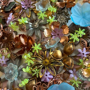60+ Vintage Floral Finding Brass Metal Lucite Enamel Flower Findings