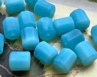 Antique Czechoslovakian Shades of Teal Green/Blue Frosted Octagon Vintage Crystal Glass Beads 14/12