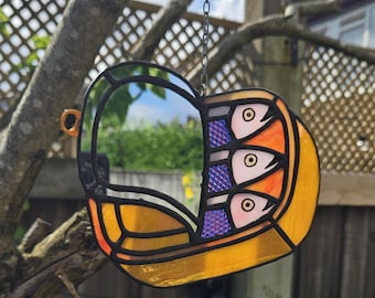 Acchiappasole in vetro colorato con sardine in scatola (rosa)