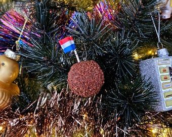 Bitterbal kerstbal met vlaggetje