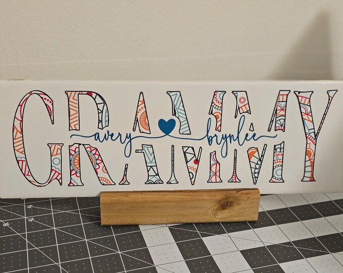 Personalised Mom Sign with Stand, Customizable Tiles with kids names, Gift- Birthday christmas Mother's day -Accent Piece - keepsake - Decor
