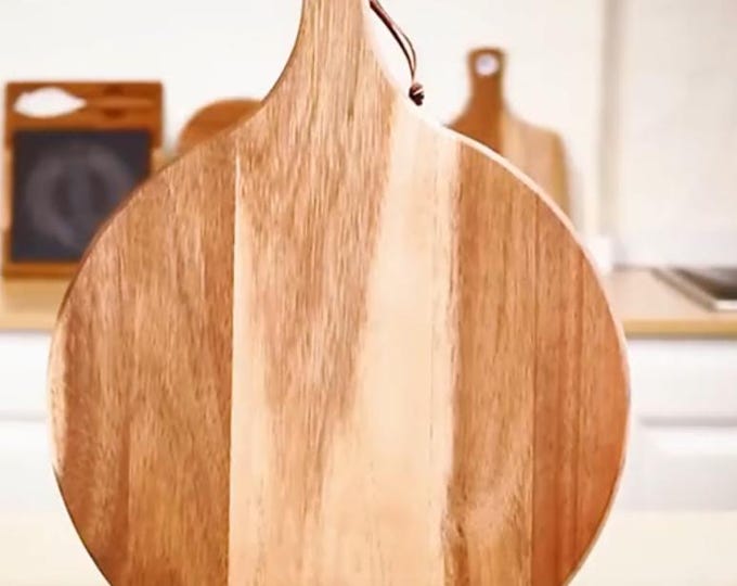 Round Charcuterie Board, 12inches, Handle, Personalized Design engraved in Acacia Wood, Pizza Serving Board, Cheese Board, Cutting Board
