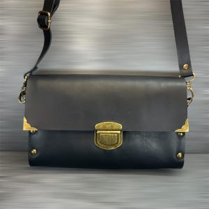 Bolsa de couro feita à mão, bolsa personalizada de couro e madeira com alça cruzada, bolsa feminina, bolsa transversal de couro com design, bolsa personalizada para mulheres