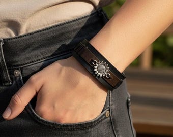 Gepersonaliseerde leren zonnebloemarmband, gegraveerde bloemensieraden