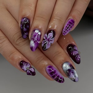 Unhas de flores, unhas roxas pintadas à mão, prensas personalizadas em unhas, unhas 3D, unhas de gel, unhas acrílicas, unhas postiças, Nail Art, unhas fofas, unhas florais